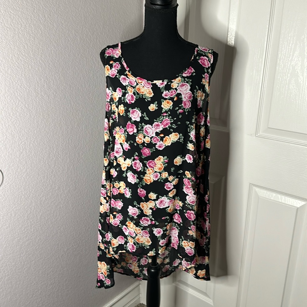 Torrid Black Floral High-Low Tank - 2/2X